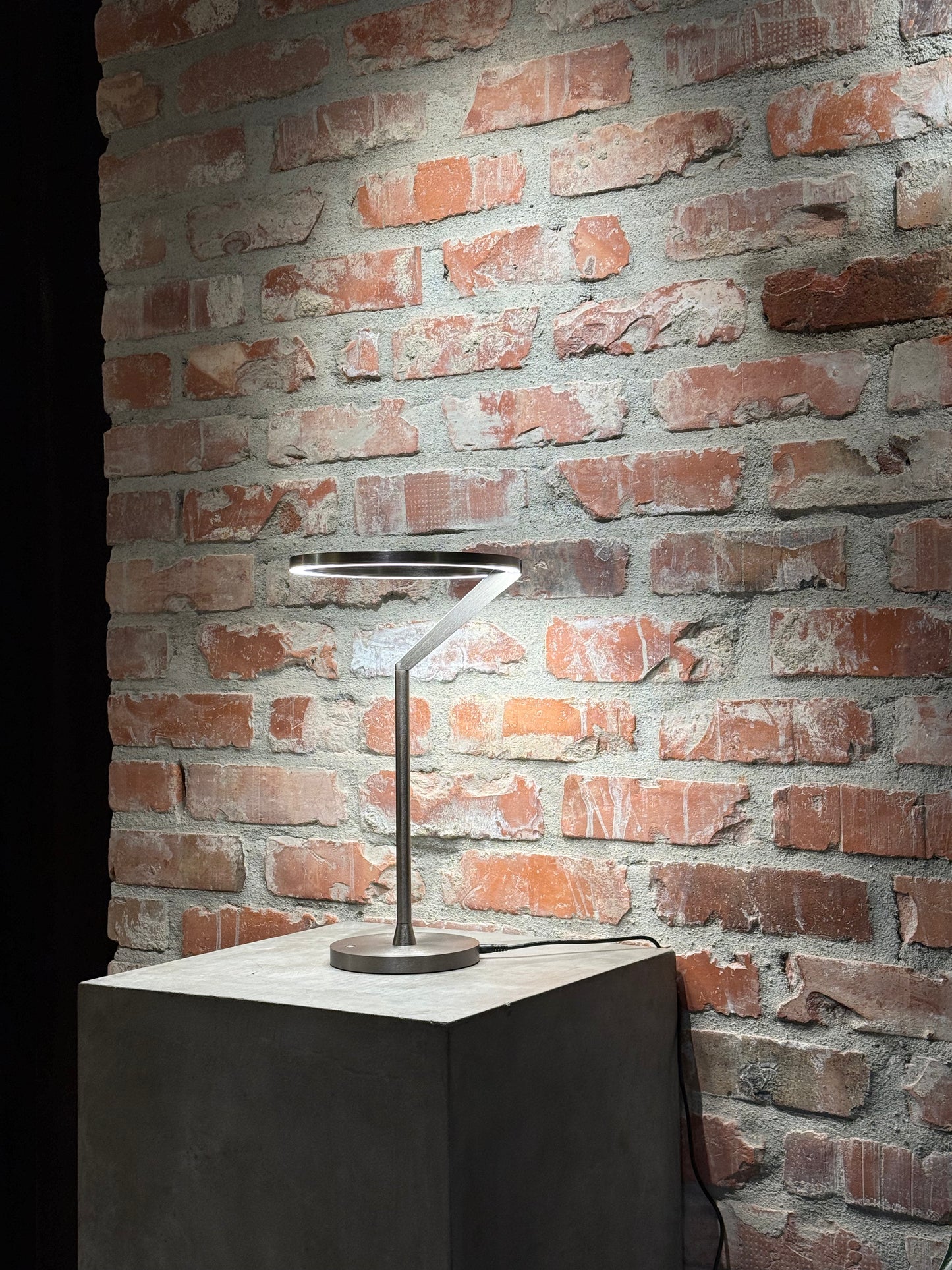 TILIA BORDLAMPE Ø22 Børstet Nickel